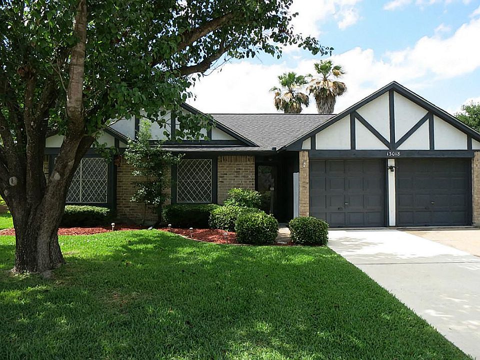 Warm & Inviting Home w/ Beautiful Front Elevation