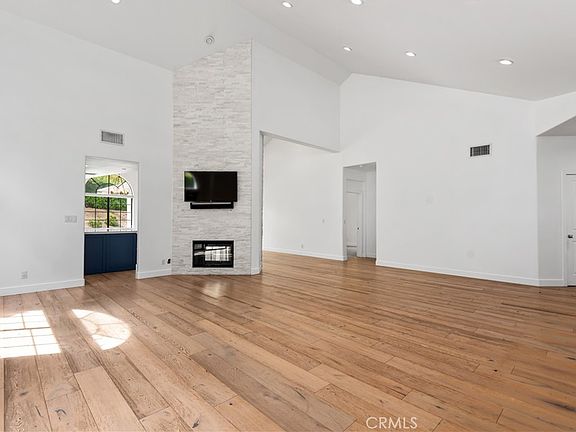 5th image of 729 Maywood Ct