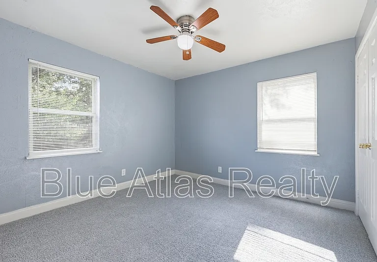 2215 Riverview Dr #B — Photo 15