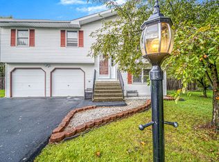 6 Canvasback Rdg, Waterford, NY 12188
