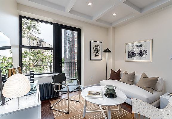 4th image of 921 Washington Ave #785