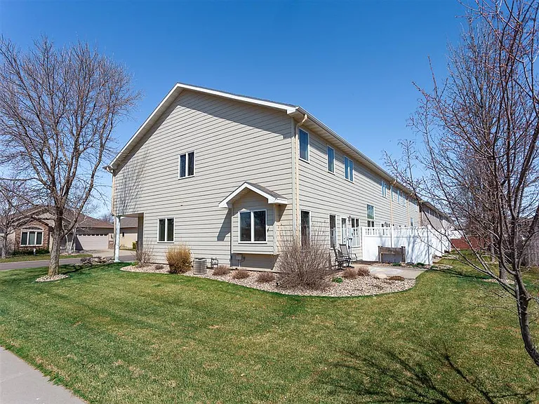 302 S Spring Pl — Photo 26