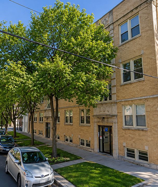 1st image of 4009 W Wellington Ave APT 3