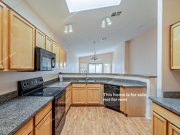 2nd image of 82 S Valencia Pl