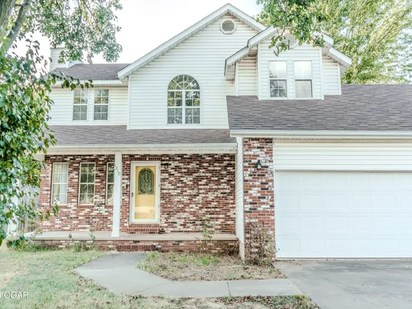 1210 Gold Dust Dr, Webb City, MO 64870