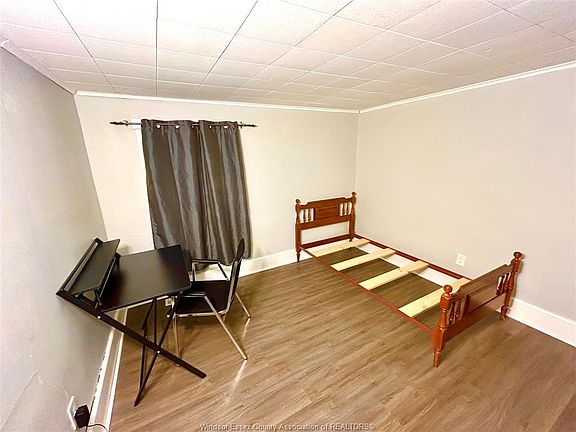 4th image of 387 Josephine Ave