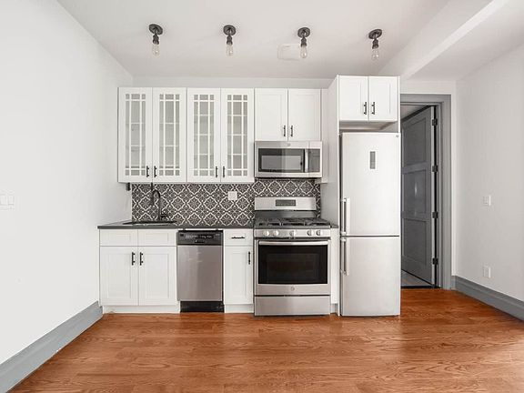 2nd image of 264 Sullivan Pl #2B