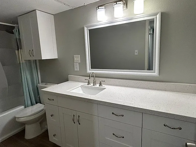2100 Tanglewilde St #515 — Photo 13