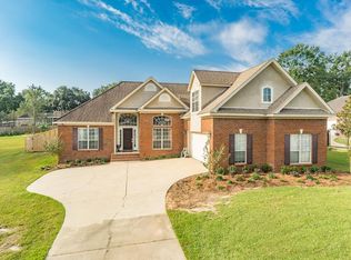 27 Tupelo Dr, Saraland, AL 36571