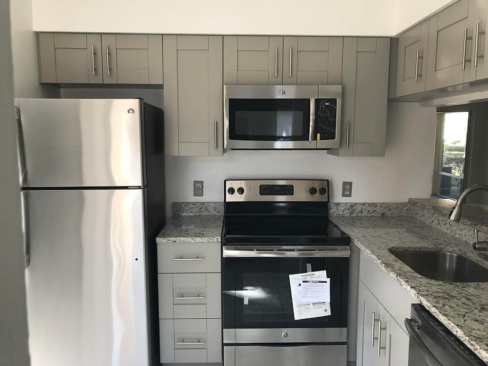 1st image of 1440 The Pointe Dr