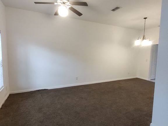 5th image of 204 Lake Diamond Ave
