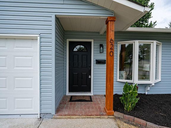 4th image of 620 Palace Ln