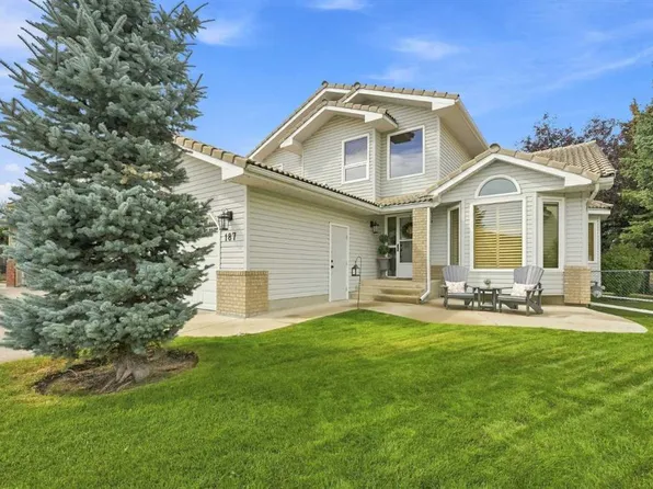 187 S Hampshire Close NW, Calgary, AB T3A 4Y1