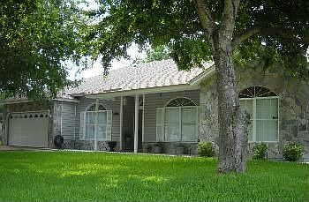 1st image of 8626 Wyndhurst Dr