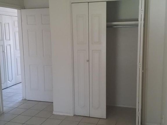 5th image of 1909 S 38th St APT 12