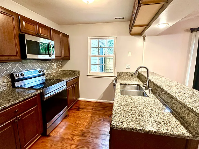 4510 Genoa Cir — Photo 8