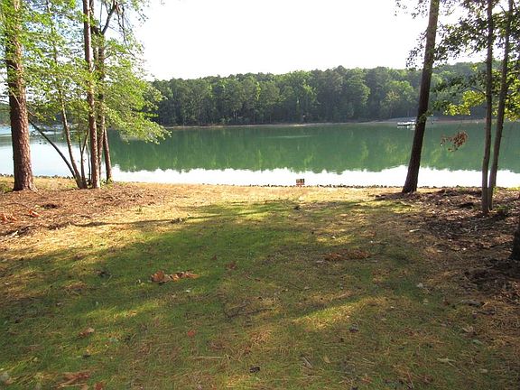 3rd image of 140 Shoreline Dr