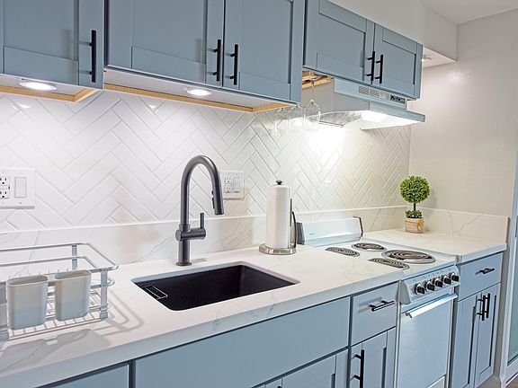 3rd image of 824 Kinau St APT 1209