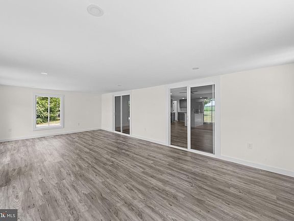 4th image of 32901 Mount Pleasant Rd