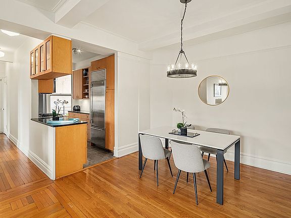 5th image of 164 W 79th St APT 6A