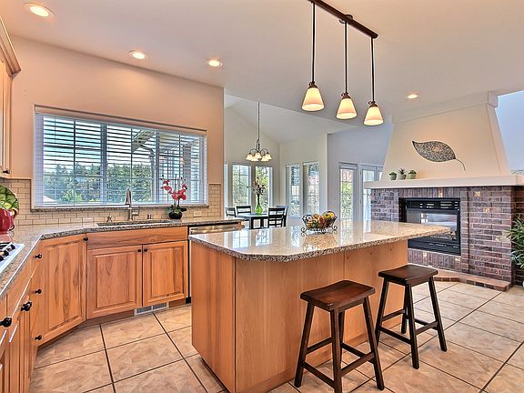 4th image of 2348 Glen Kerry Ct SE