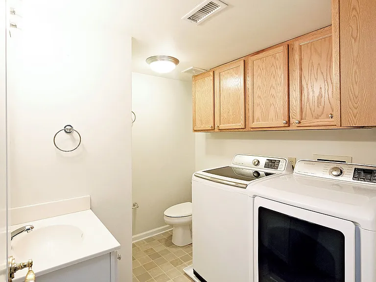 1264 Villa Ln #D — Photo 7