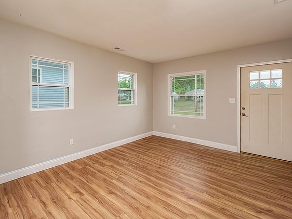 4th image of 2410 N Nevada Ave