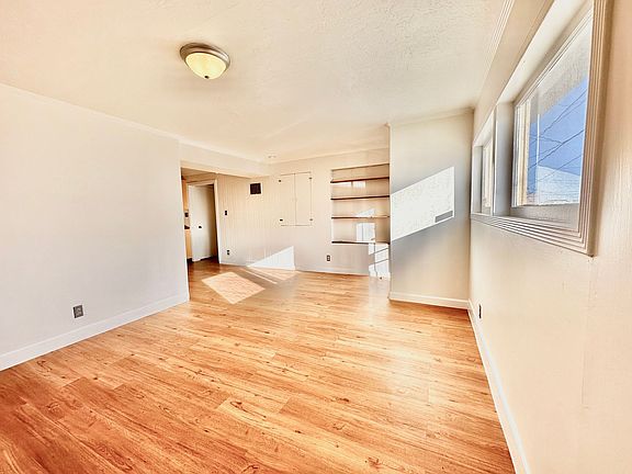 2nd image of 496 Wilde Ave