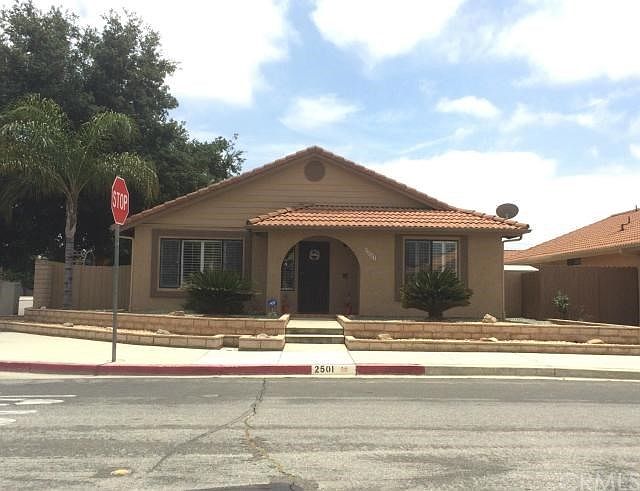 WELL MAINTAINED AND UPGRADED HOME IN 55+ SENIORS ONLY TRACT. PRIDE OF OWNERSHIP and IT SHOWS. HOA only $50/YEAR. LOW TAX AREA. NO MELLO ROOS