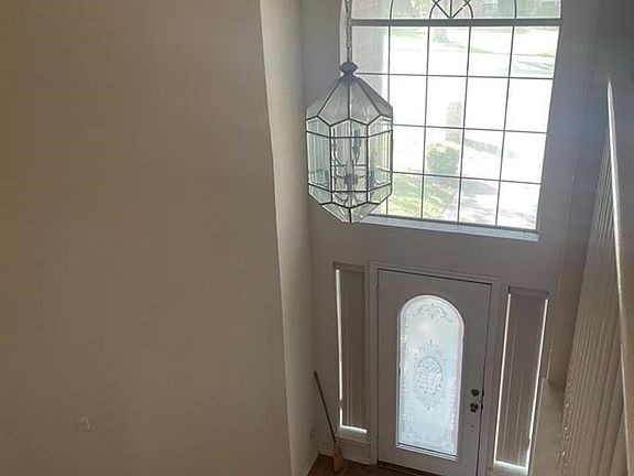 3rd image of 1004 E Seminole Trl
