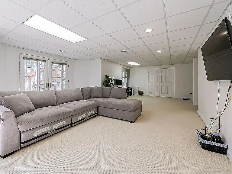 22646 Autumn Park Blvd — Photo 42