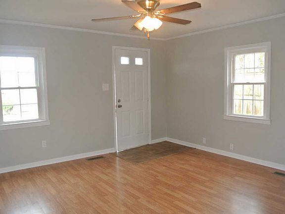 3rd image of 1238 Commerce St