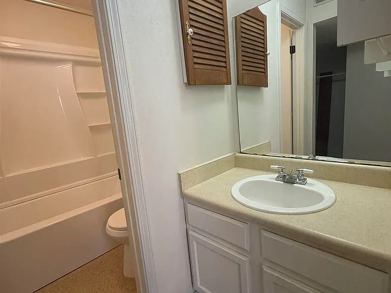 3004 Cedarwood Village Ln — Photo 15