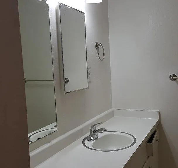 525 S Norfolk St — Photo 6