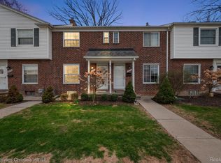 23104 Marter Rd, Saint Clair Shores, MI 48080
