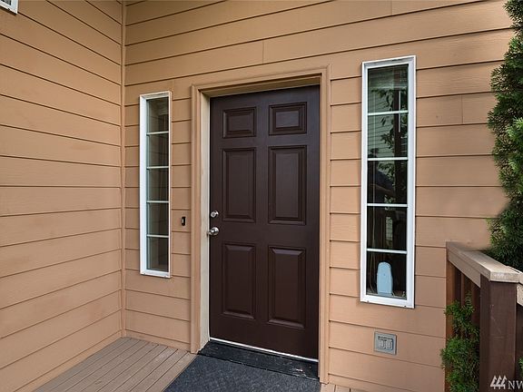 2nd image of 820 Darwins Way
