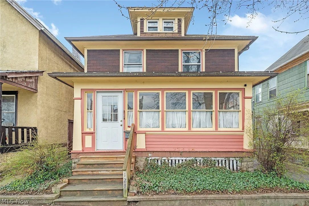 121 Chestnut Ave NE photo 1