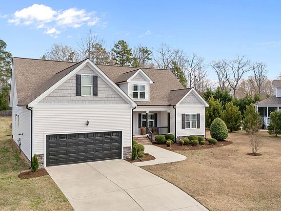 2nd image of 10 Tall Cedar Ln