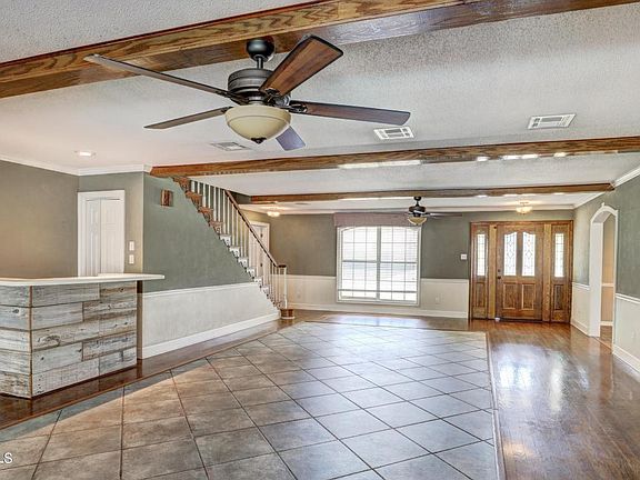 5th image of 814 Briarwood Dr
