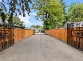 14006 SE River Rd, Milwaukie, OR 97267