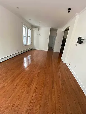 Rented by Hudson Exclusive Inc | media 31