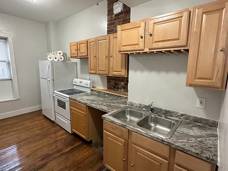 33 George St #1 — Photo 3