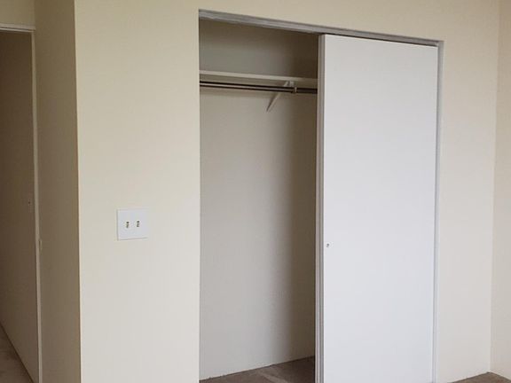 5th image of 68 Bernard St #2
