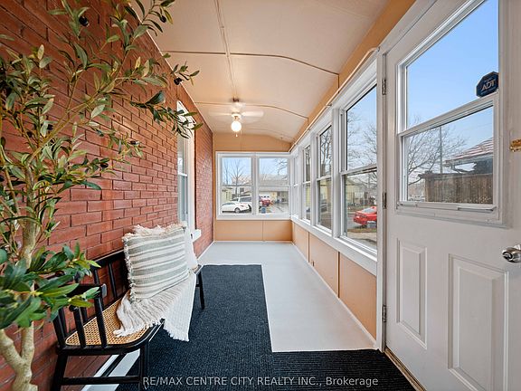 4th image of 65 King St