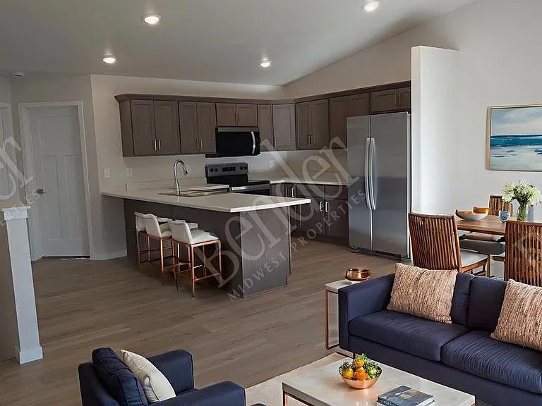 Windmill Flats Townhomes - Up to 2 Months Free! — Photo 6