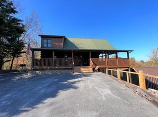 909 Deer Run Way, Sevierville, TN 37862