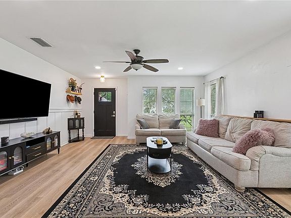 5th image of 17173 Chelan St