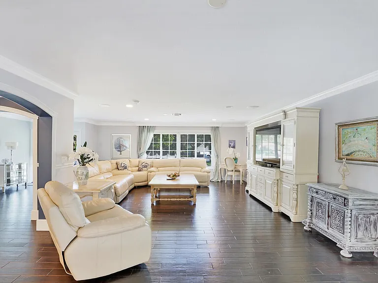 17 E Ocean Ave — Photo 15