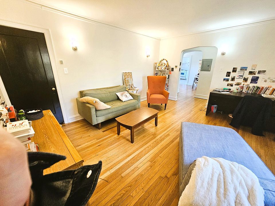 1st image of 1700 W Ainslie St #1E