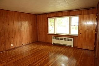2nd image of 887 Roosevelt St